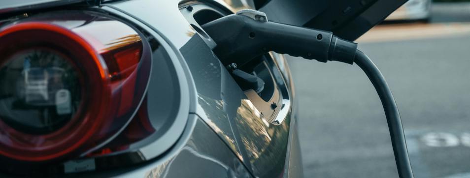Electric vehicle charging port